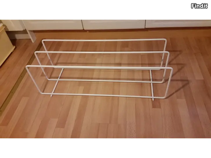 Myydään Showroom Finland valkoinen teline  kenkäteline  -50e