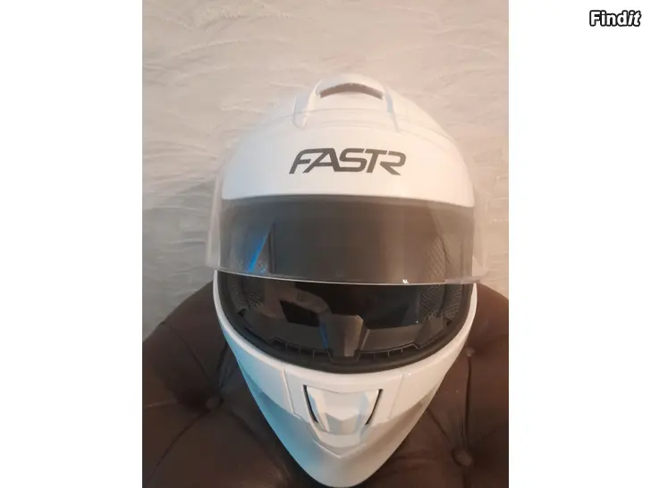 Myydään Moottoripyöräkypärä valkoinen Fastr FF151