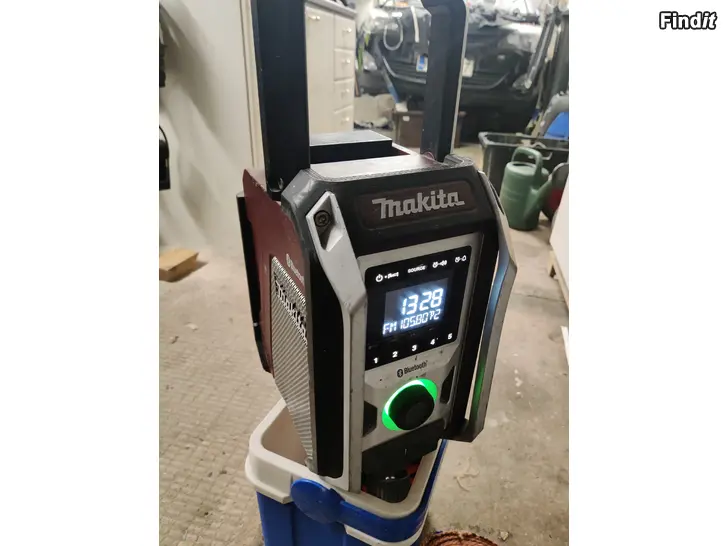 Myydään Makita DMR114 BT Radio