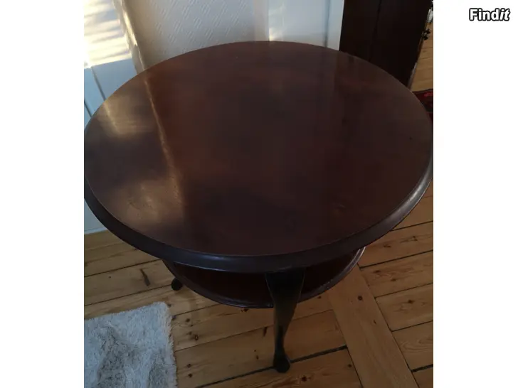 Myydään Vanha pyöreä sohvapöytä