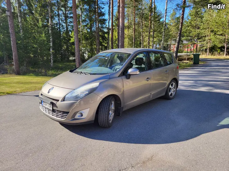 Säljes Renault Grand Scenic 2011