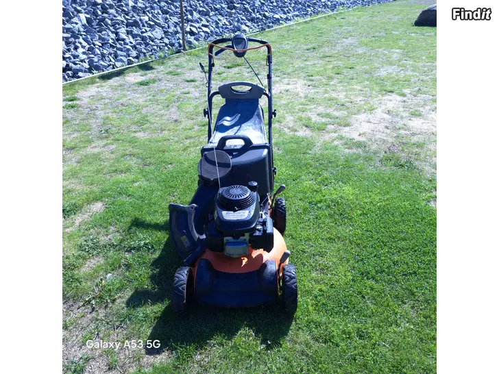 Säljes Gräsklippare Husqvarna R 152 SV