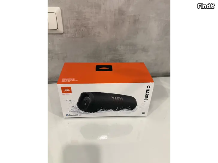 Myydään Uusi JBL Charge 5 bluetooth-kaiutin musta, takuu 2 vuotta