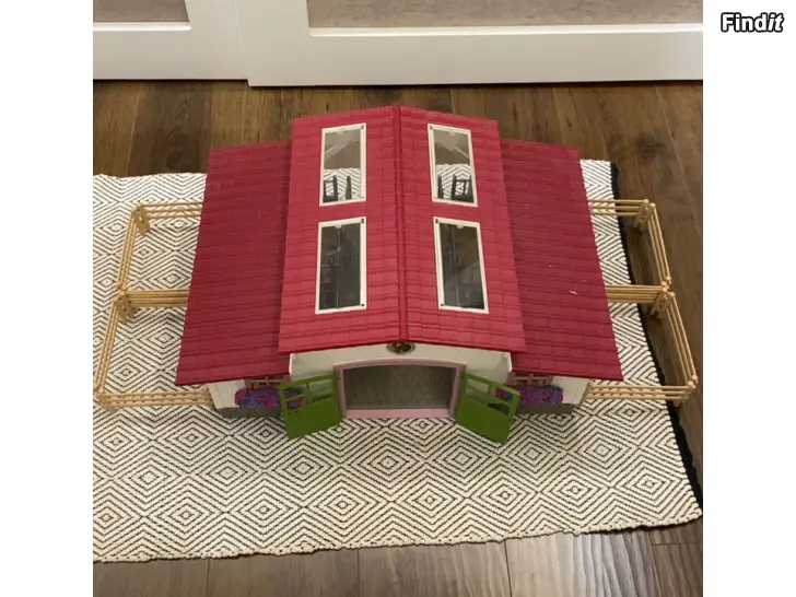 Myydään Schleich stall