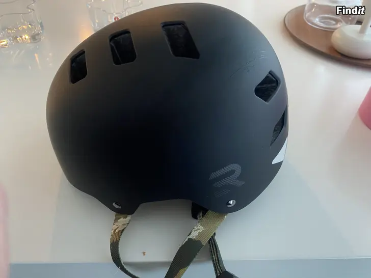 Säljes Cykelhjälm