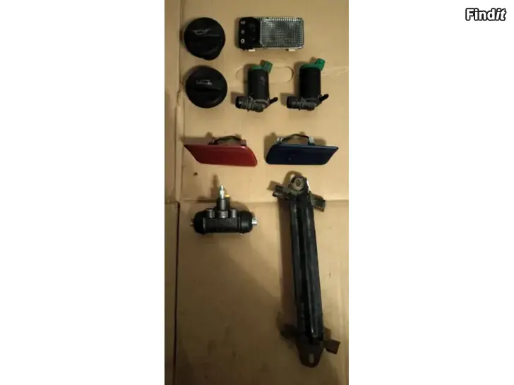 Säljes Öljykorkki pissapojanmoottori akkun kiinnike