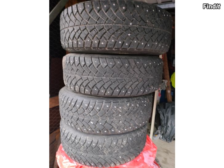 Myydään Nastarenkaat aluilla 195/65R15 Pulttijako 5x114,3 100e