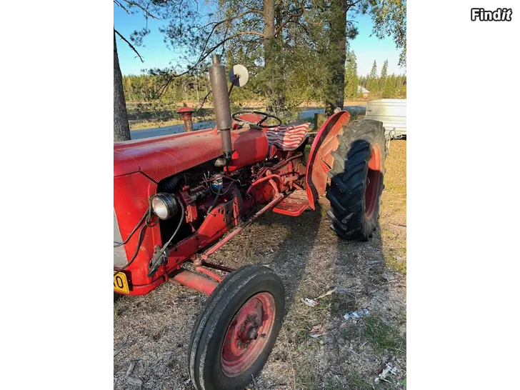 Myydään M. Volvo Buster 320