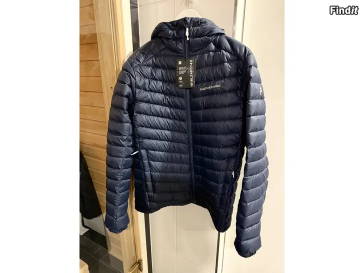 Myydään UUSI Peak performance frost down hood