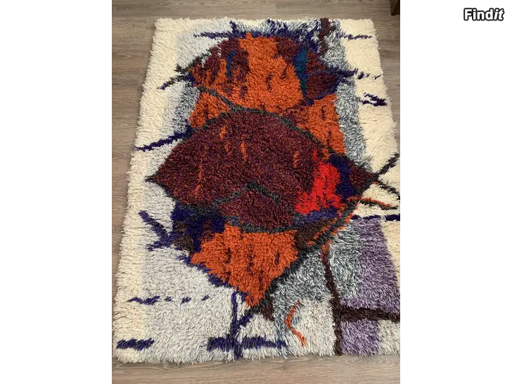 Myydään Ryijy seinälle