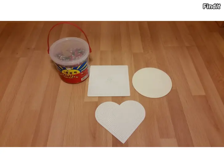 Myydään Hamahelmet VIIKARI ämpäri ja 3 isoa muottia 10e