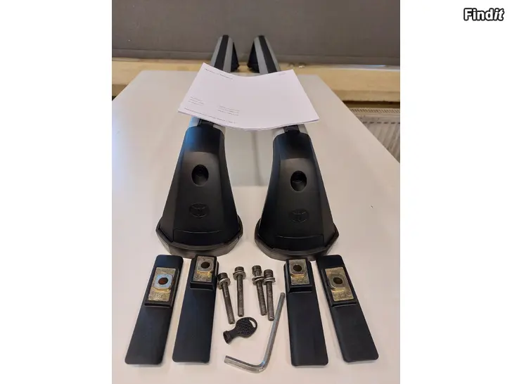 Myydään Kattotelineet/Takräcke OEM Toyota Avensis T27 Farmari vm. 2009