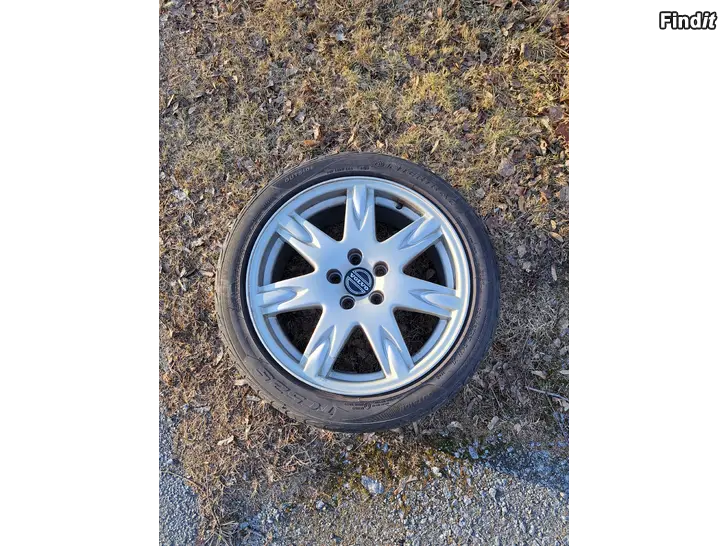 Säljes 225/45-17 sommardäck