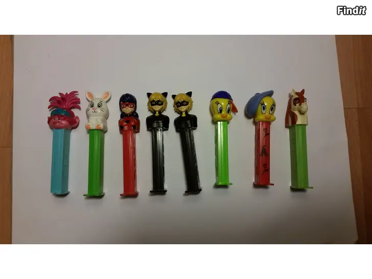Myydään PEZ karkkiannostelija erilaisia 8 kpl yht 10e