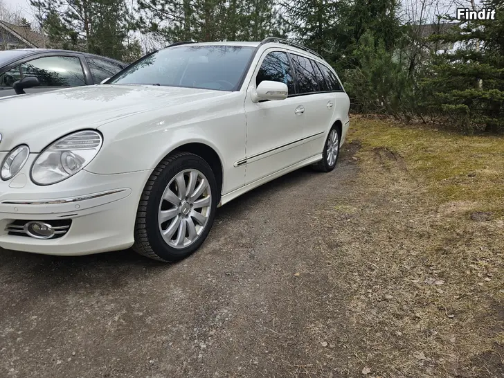 Myydään Renkaat vanteineen