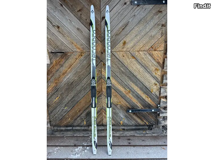 Säljes Skidor 138 cm Skate