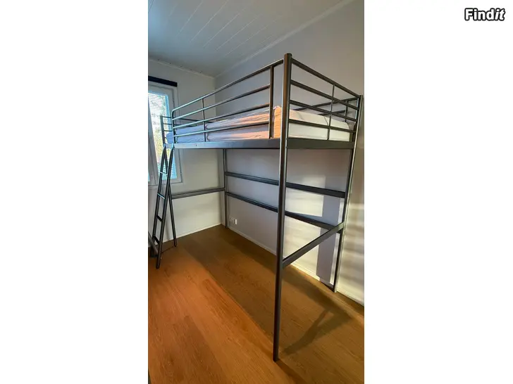 Säljes IKEA Loftsäng/parvisänky 90x200cm