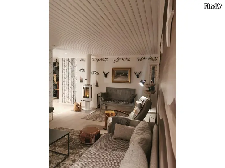 Säljes Myydään rauhalliselta alueelta avara ketjutalo 98m2/Säljes välplanerade kedjehus 98m2