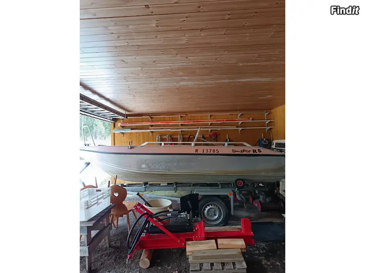 Säljes BUSTER RS ja 40 hv Johnsson 2 tahti  perämoottori