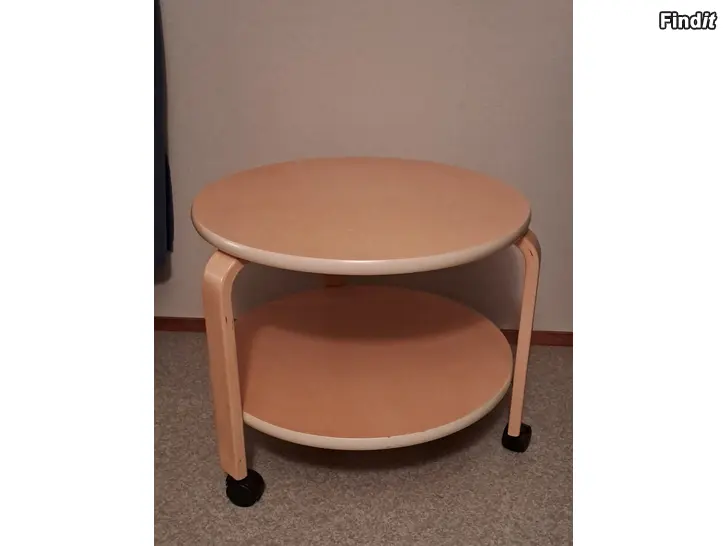 Säljes Litet runt bord på hjul