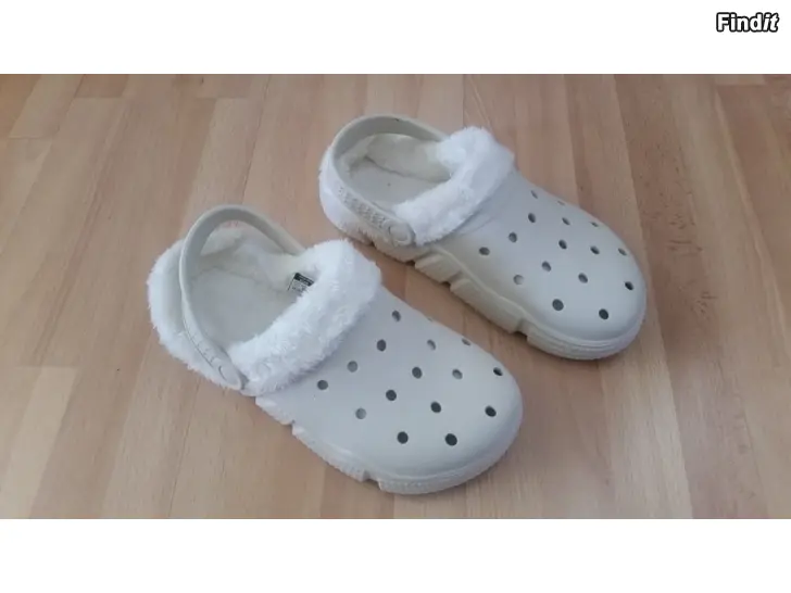 Myydään MyWear valkoiset tossut koko 42  -hinta 5e