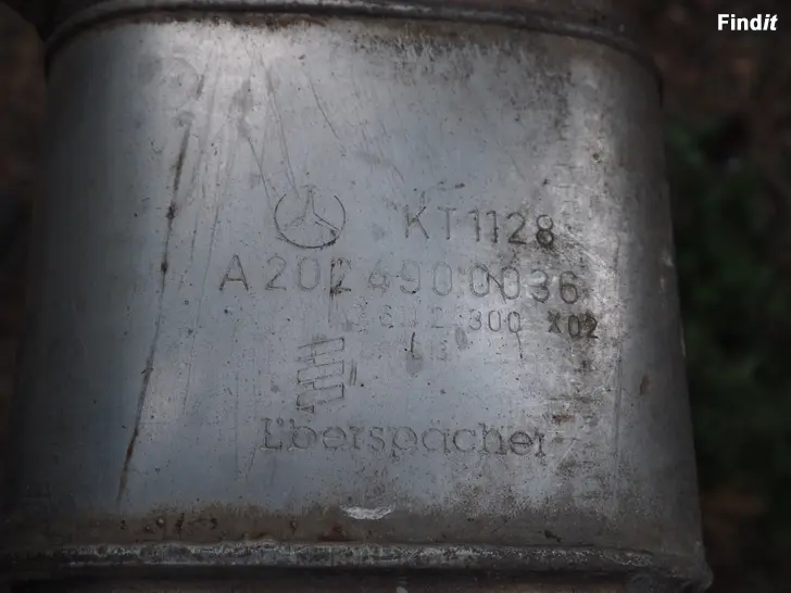 Myydään Mercedes-Benz C ja E 99-03 pakoputkisto 2104905721 2024900036