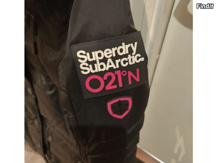 Säljes Superdry damparkas S