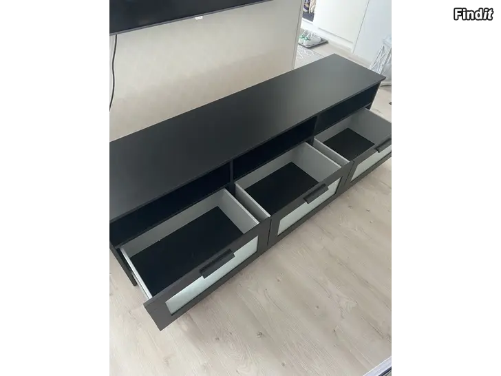Säljes Tv-bänk