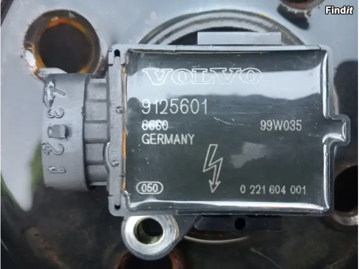 Myydään Volvo 2,4 2003 sytytyspuolia 9125601