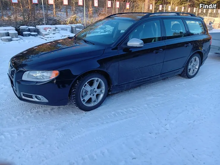 Myydään Volvo V70 upeassa kunnossa