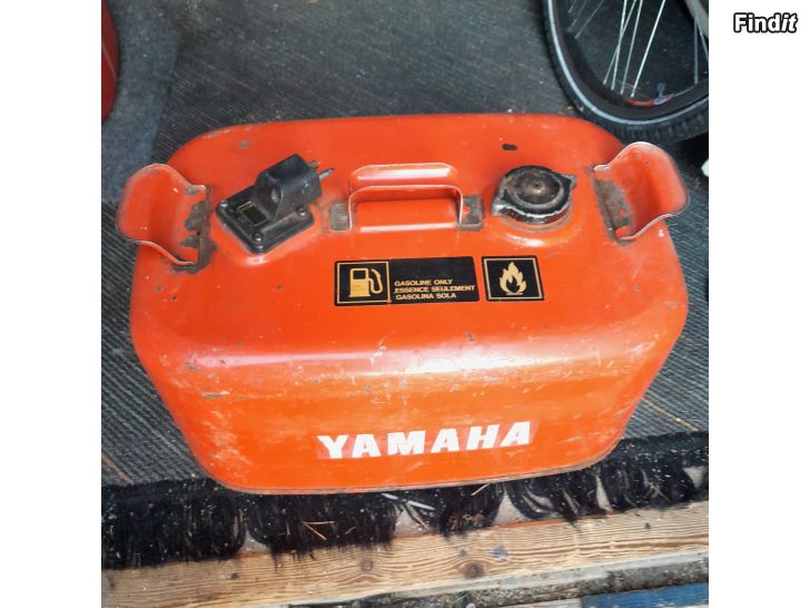 Myydään Yamaha tankki