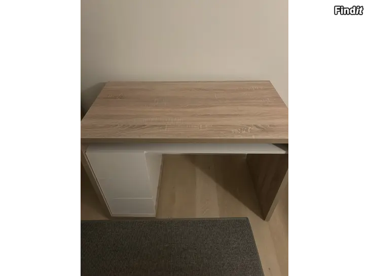 Säljes Skrivbord