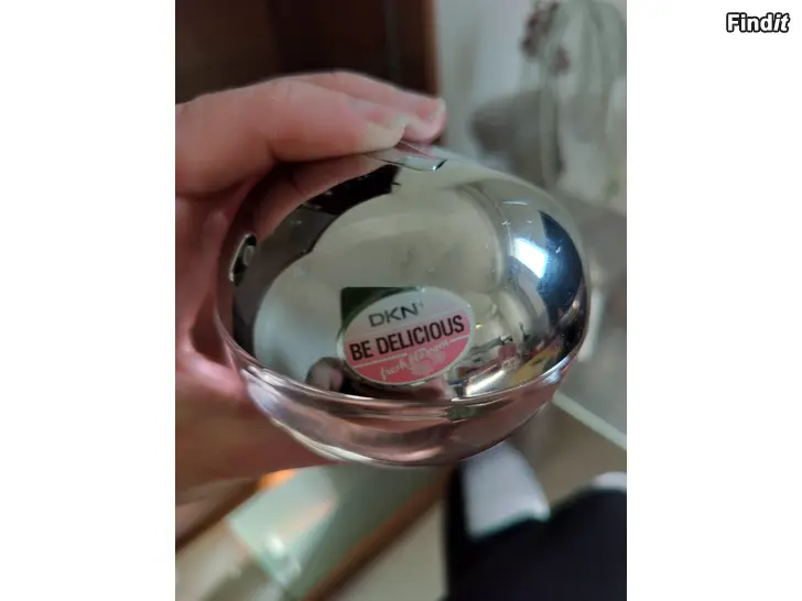 Myydään dkny deligious 50ml
