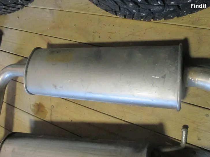 Myydään VOLVO S40 pakop. lähes uusi