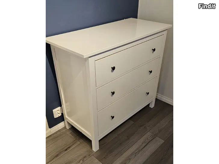 Myydään Ikea Hemnes skåp