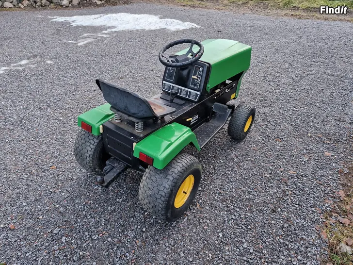 Säljes Rally gräsklippartraktor