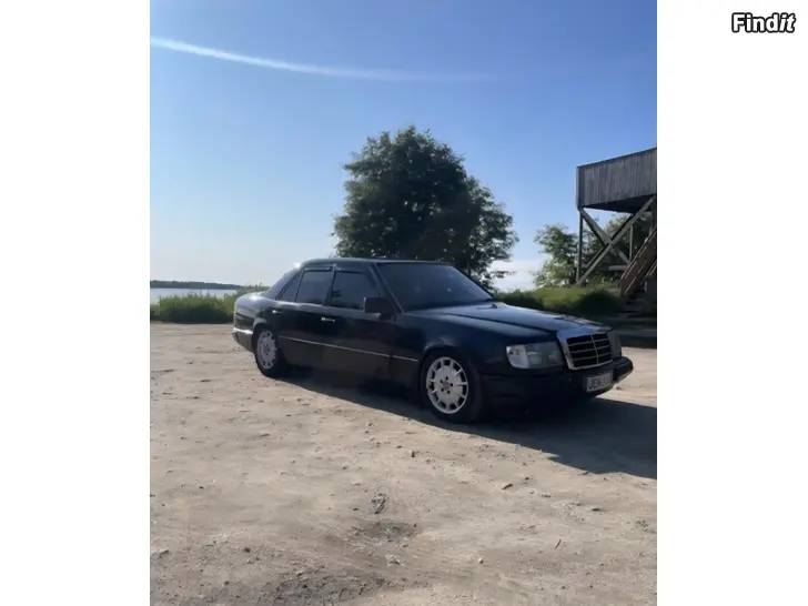 Myydään Mercedes-Benz 230 Bensa manual. -91