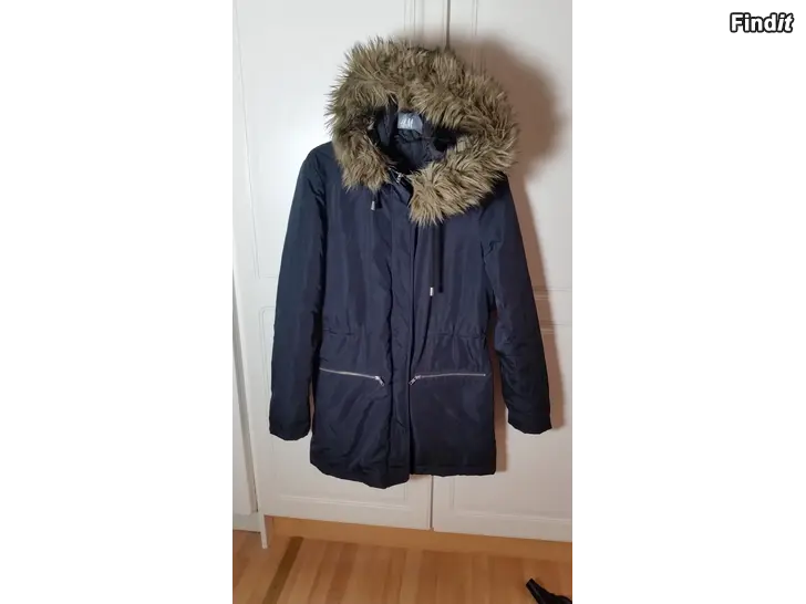 Myydään VILA talvitakki koko S tummansininen 5e