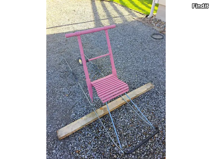 Myydään Esla T6 potkukelkka