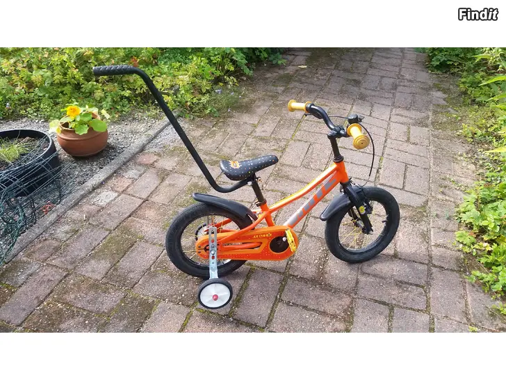 Myydään WHITE AR 140 ORANGE ja apupyörät + työntötanko hinta 50e