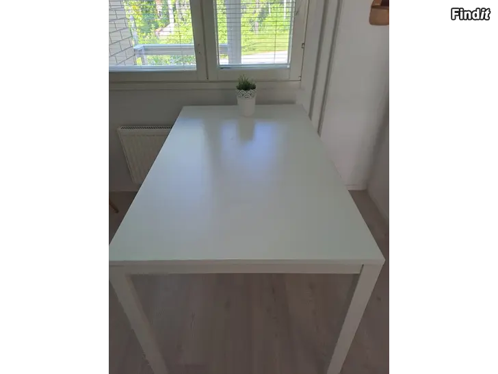 Myydään Keittiön pöytä