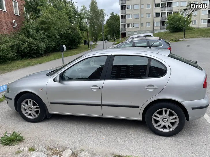 Säljes Billig och snygg samt fräsch Seat Leon Sport.105hk 5 växlad