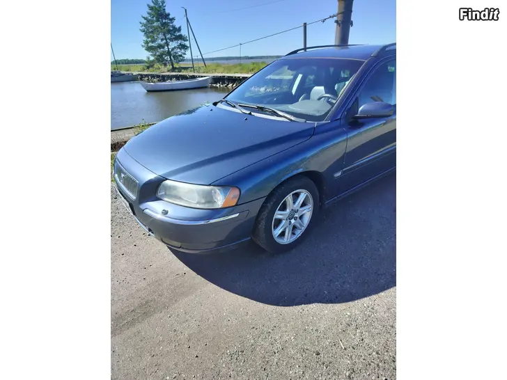 Säljes Volvo V70  AWD Bensin  2.5 T. -06