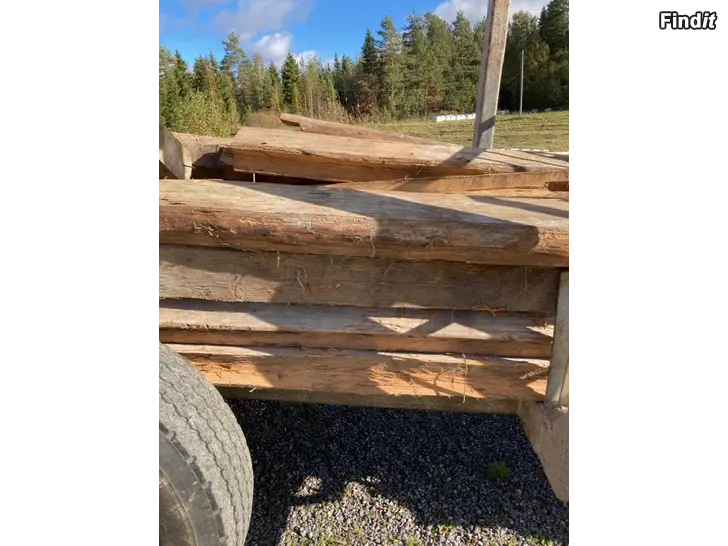 Säljes Gamla timmerstockar