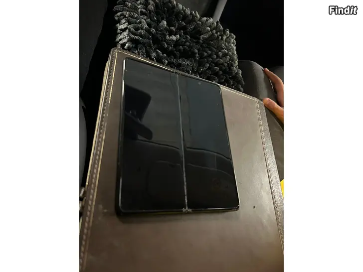 Myydään Samsung z fold 3