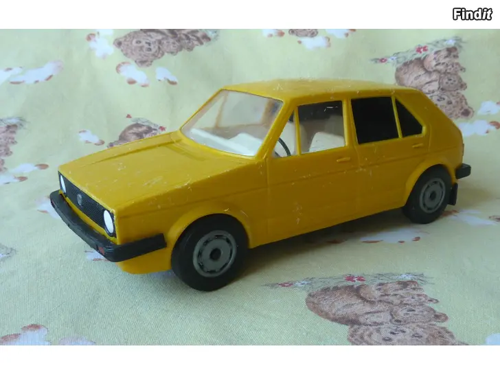 Myydään Volkswagen Golf muovinen auto Finland