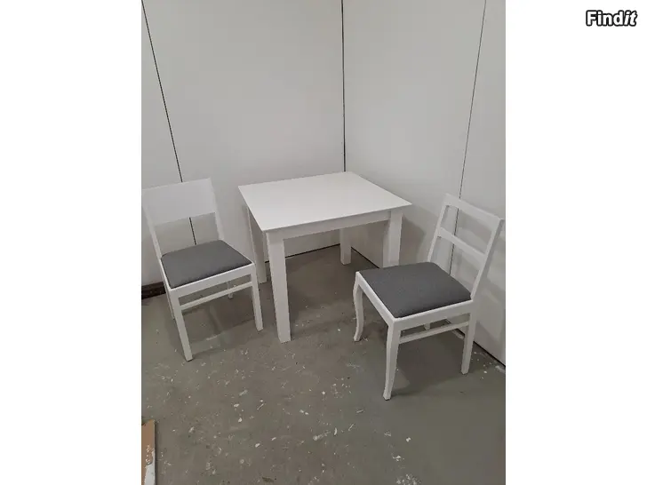Säljes Köksborde med stolar