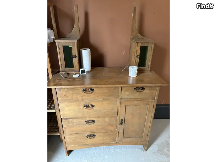 Myydään Lipasto - paikallisesti nikkaroitu