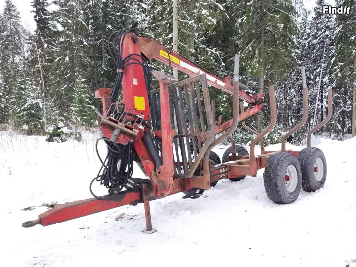 Säljes Skogsvagn med lastare