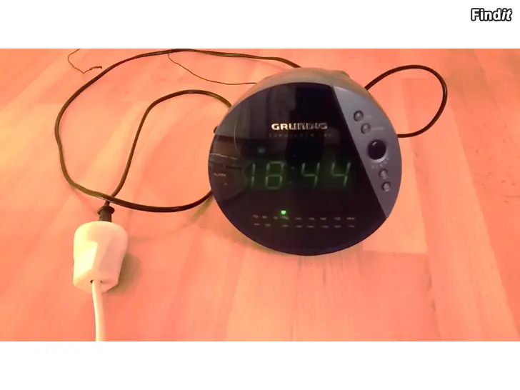 Myydään GRUNDIG Sonoclock 186 kelloradio sininen 10e